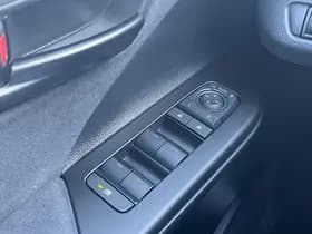 Toyota C-hr thumbnail 82