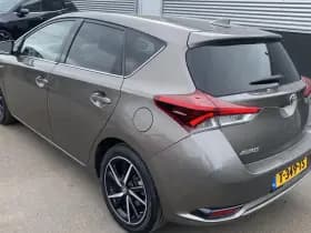 Toyota Auris thumbnail 5