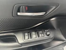 Toyota C-hr thumbnail 5