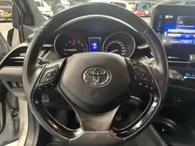 Toyota C-hr thumbnail 7