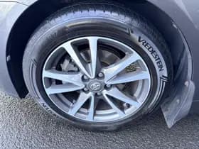 Toyota Avensis thumbnail 9