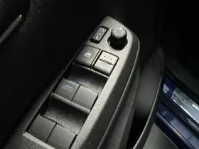 Toyota Yaris thumbnail 3