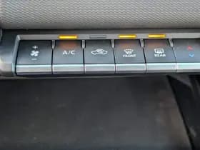 Toyota Urban-cruiser thumbnail 41