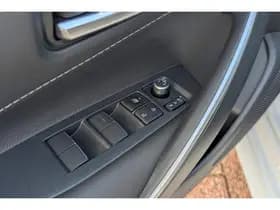 Toyota Corolla thumbnail 33