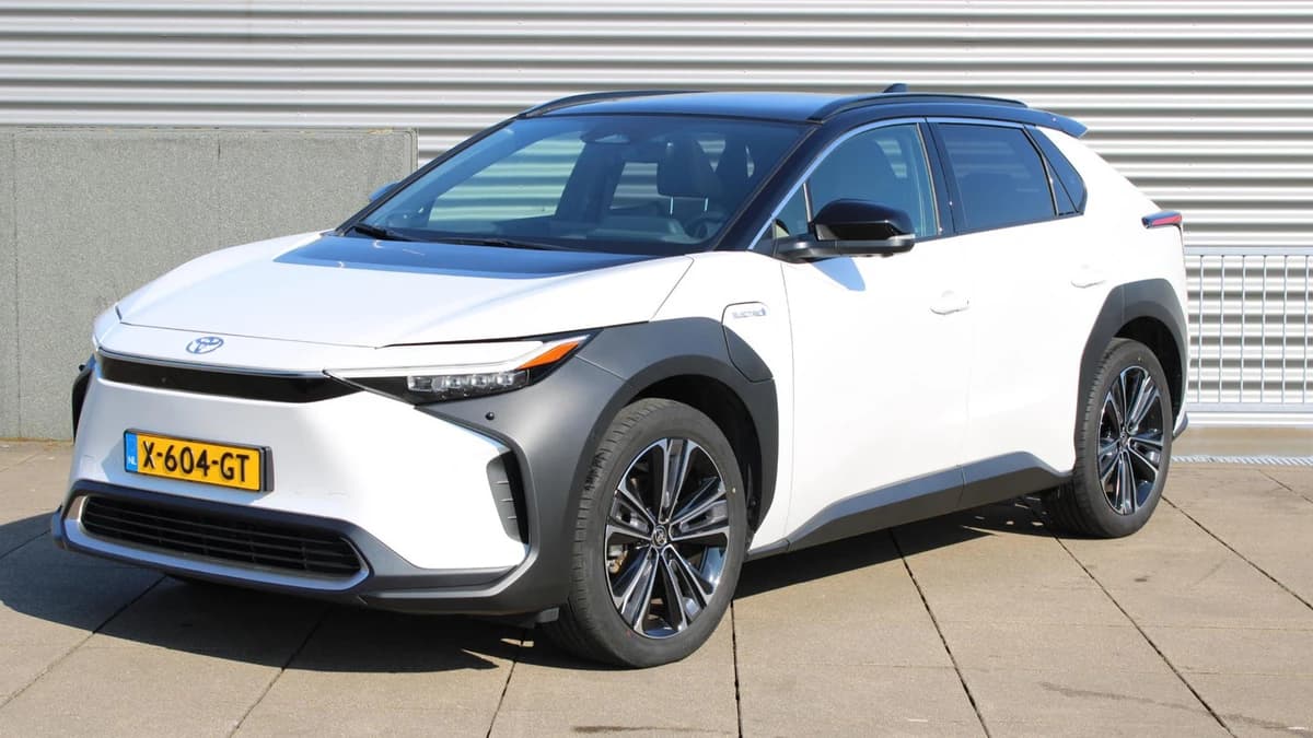 Toyota Bz4x — foto 1