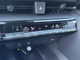 Toyota C-hr thumbnail 4