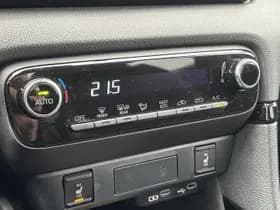 Toyota Yaris thumbnail 26