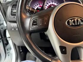 Kia Venga thumbnail 11