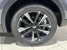 Toyota C-hr thumbnail 5