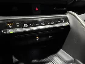 Toyota C-hr thumbnail 9