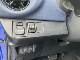 Toyota Yaris thumbnail 16