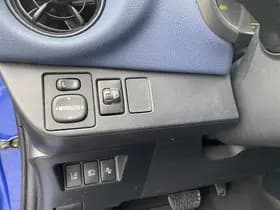 Toyota Yaris thumbnail 40