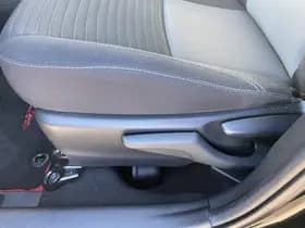 Toyota Yaris thumbnail 75