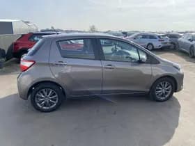 Toyota Yaris thumbnail 12