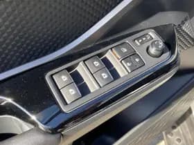 Toyota C-hr thumbnail 6