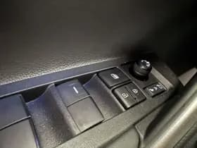 Toyota Corolla-cross thumbnail 18