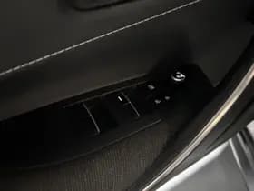 Toyota Corolla thumbnail 3