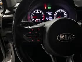 Kia Rio thumbnail 6