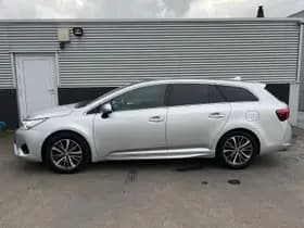 Toyota Avensis thumbnail 3