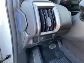 Toyota Urban-cruiser thumbnail 101