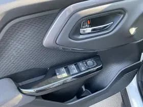 Toyota Urban-cruiser thumbnail 98