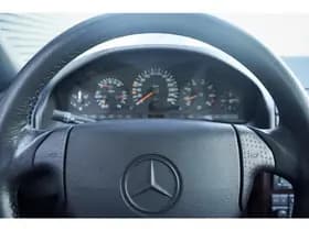 Mercedes-Benz SL-Klasse Cabrio 280 / NL Auto / Volledige Historie thumbnail 17