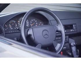 Mercedes-Benz SL-Klasse Cabrio 280 / NL Auto / Volledige Historie thumbnail 8