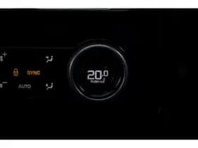 Land Rover Range Rover P400e / Pano / Stoelklima thumbnail 76