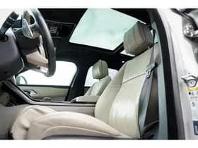 Land Rover Range Rover Velar 2.0 I4 Turbo AWD R-Dynamic HSE thumbnail 2