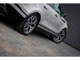 Land Rover Range Rover Velar 2.0 I4 Turbo AWD R-Dynamic HSE thumbnail 13