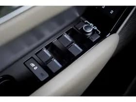 Land Rover Range Rover Velar 2.0 I4 Turbo AWD R-Dynamic HSE thumbnail 15