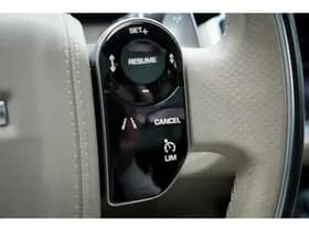 Land Rover Range Rover Velar 2.0 I4 Turbo AWD R-Dynamic HSE thumbnail 19