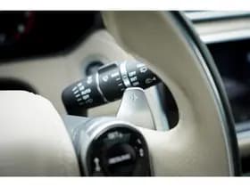 Land Rover Range Rover Velar 2.0 I4 Turbo AWD R-Dynamic HSE thumbnail 29