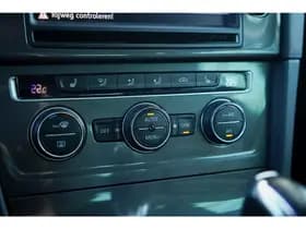 Volkswagen E-Golf / Stoelverwarming / Incl BTW / DAB / Camera / Adaptive Cruise thumbnail 19