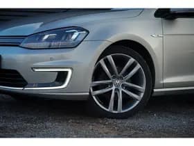 Volkswagen E-Golf / Stoelverwarming / Incl BTW / DAB / Camera / Adaptive Cruise thumbnail 22