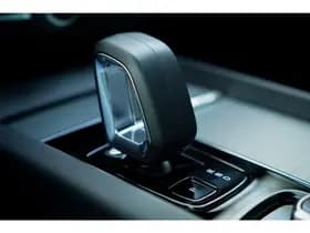 Volvo XC60 2.0 T6 Plug-in hybrid AWD Plus Dark thumbnail 16