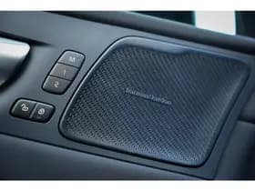 Volvo XC60 2.0 T6 Plug-in hybrid AWD Plus Dark thumbnail 29