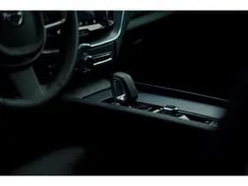 Volvo XC60 2.0 T6 Plug-in hybrid AWD Plus Dark thumbnail 38