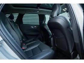 Volvo XC60 2.0 T6 Plug-in hybrid AWD Plus Dark thumbnail 8