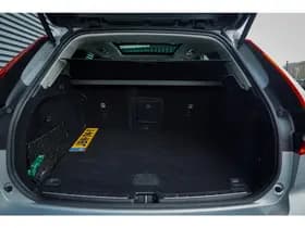 Volvo XC60 2.0 T6 Plug-in hybrid AWD Plus Dark thumbnail 9