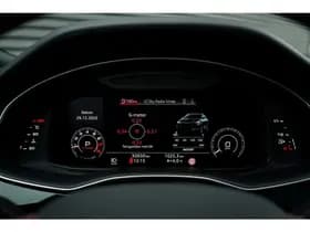 Audi Q8 4.0 TFSI RS Q8 quattro thumbnail 5