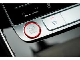 Audi Q8 4.0 TFSI RS Q8 quattro thumbnail 46