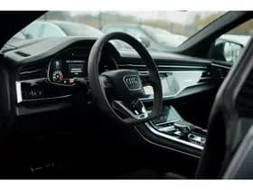 Audi Q8 4.0 TFSI RS Q8 quattro thumbnail 6