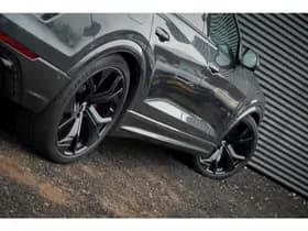 Audi Q8 4.0 TFSI RS Q8 quattro thumbnail 58