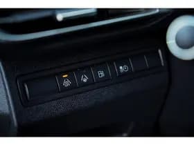 Peugeot 3008 1.6 HYbrid4 300 Première Pack Avantage thumbnail 28