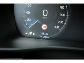 Volvo XC40 1.5 T5 Recharge R-Design thumbnail 43