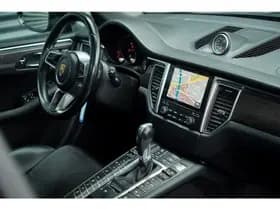 Porsche Macan 3.0 GTS thumbnail 43