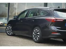 Ford FOCUS Wagon 1.0 EcoBoost Hybrid Titanium thumbnail 37