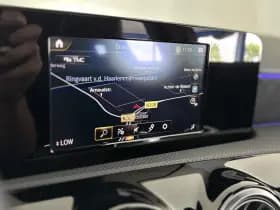 Mercedes-Benz A-Klasse 180 Business Solution AMG | Panoramadak | Apple-Android | Stoelverwarming thumbnail 14