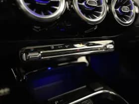 Mercedes-Benz A-Klasse 180 Business Solution AMG | Panoramadak | Apple-Android | Stoelverwarming thumbnail 18